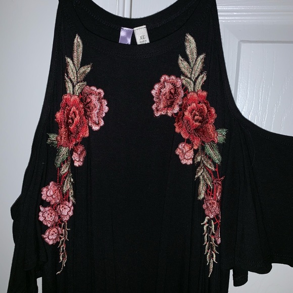 Francesca's Collections Dresses & Skirts - Black cold shoulder floral embroidered dress